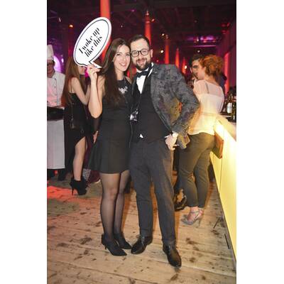 MADONNA Blogger Award