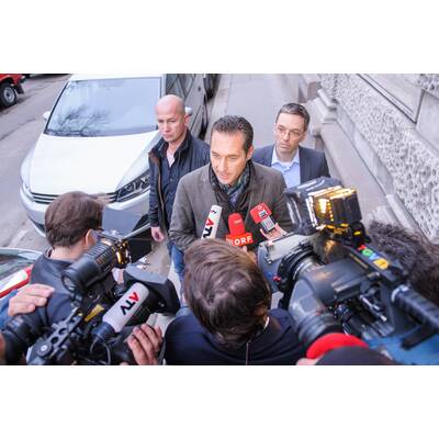 Strache ruft zur Sondersitzung