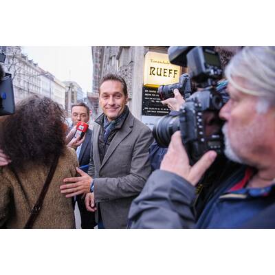 Strache ruft zur Sondersitzung