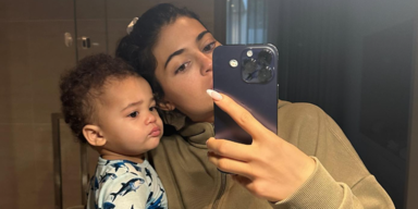 Kylie Jenner verr&auml;t endlich Namen ihres Sohnes