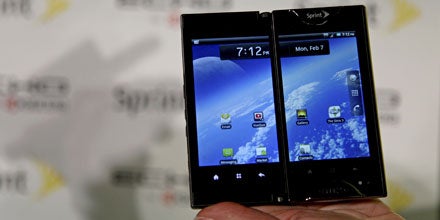 Erstes Smartphone mit 2 großen Touchscreens