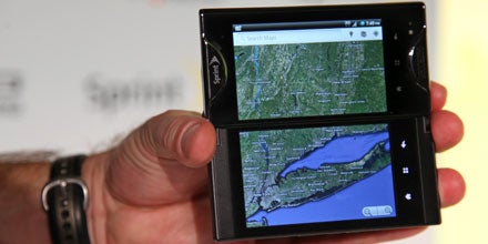 Erstes Smartphone mit 2 großen Touchscreens