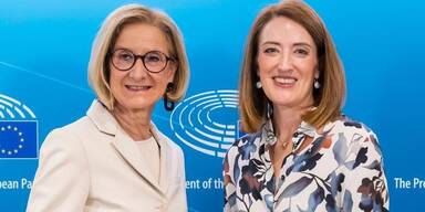 Landeshauptfrau Johanna Mikl-Leitner lud EU-Parlaments-Pr&auml;sidentin Roberta Metsola zum Europa-Forum Wachau ein.&nbsp;