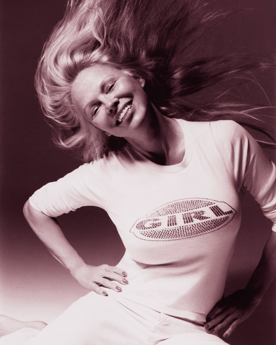 Back to the 90ies: Mit ihrer Denim-Kollektion bringt Pamela Anderson die 90er zurück