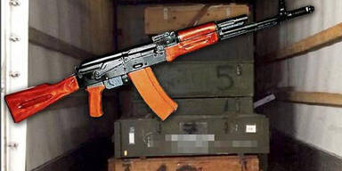 Polizei stoppt LKW mit 200 scharfen Kriegswaffen