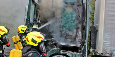 LKW-Brand auf A21: Helden verhindern Inferno