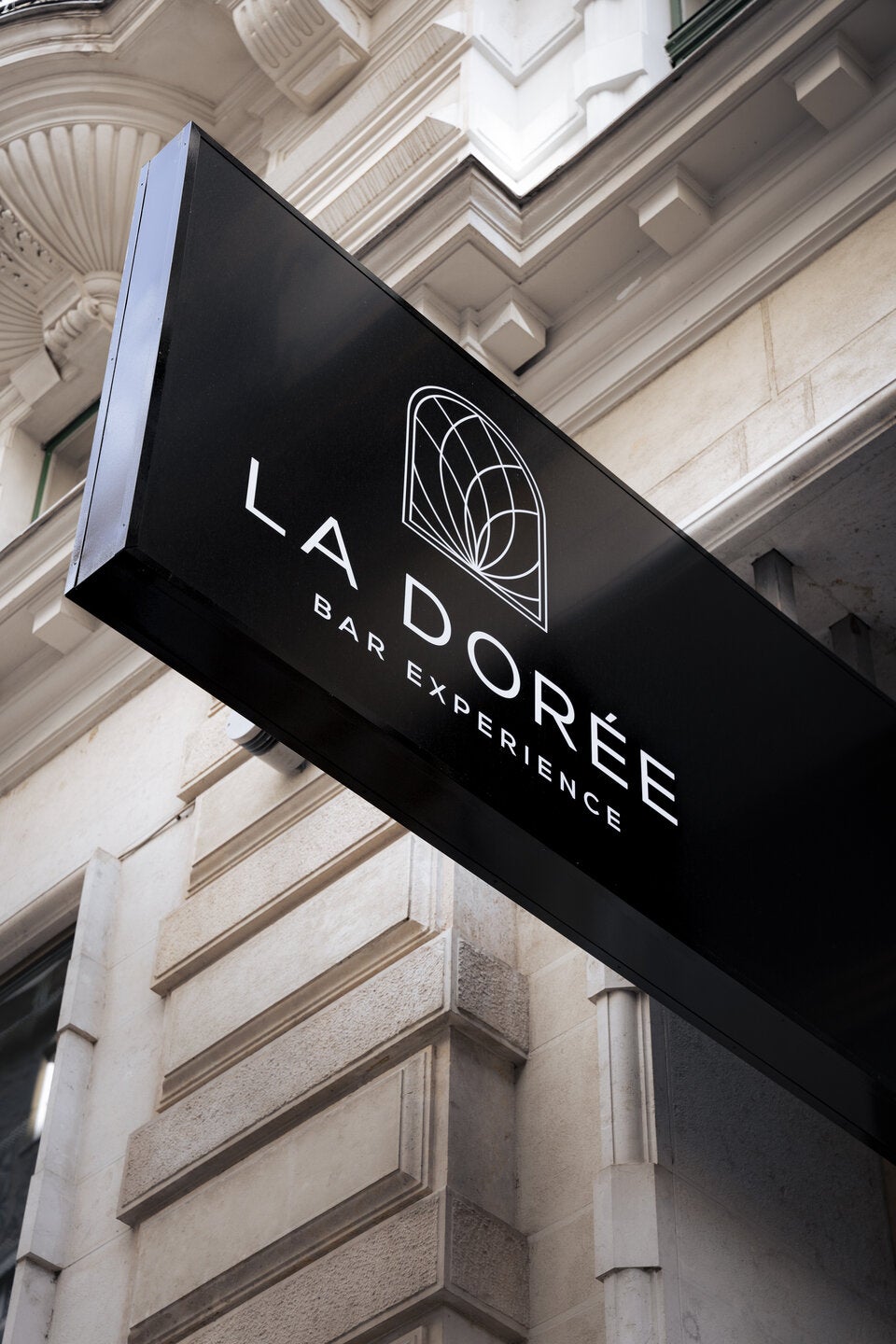 Neue Szene-Bar im Herzen Wiens: La Dorée feiert glanzvolle Eröffnung