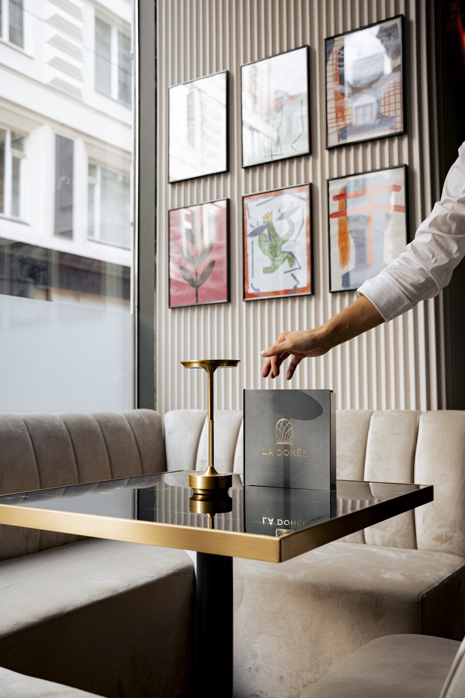 Neue Szene-Bar im Herzen Wiens: La Dorée feiert glanzvolle Eröffnung