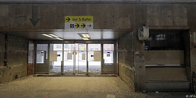 Langsam verschwindet der S&uuml;dbahnhof