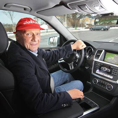 Niki Lauda testet Mercedes-SUV
