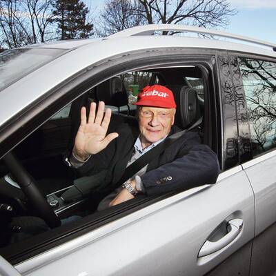 Niki Lauda testet Mercedes-SUV