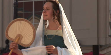 Historische Fashion Show im MQ