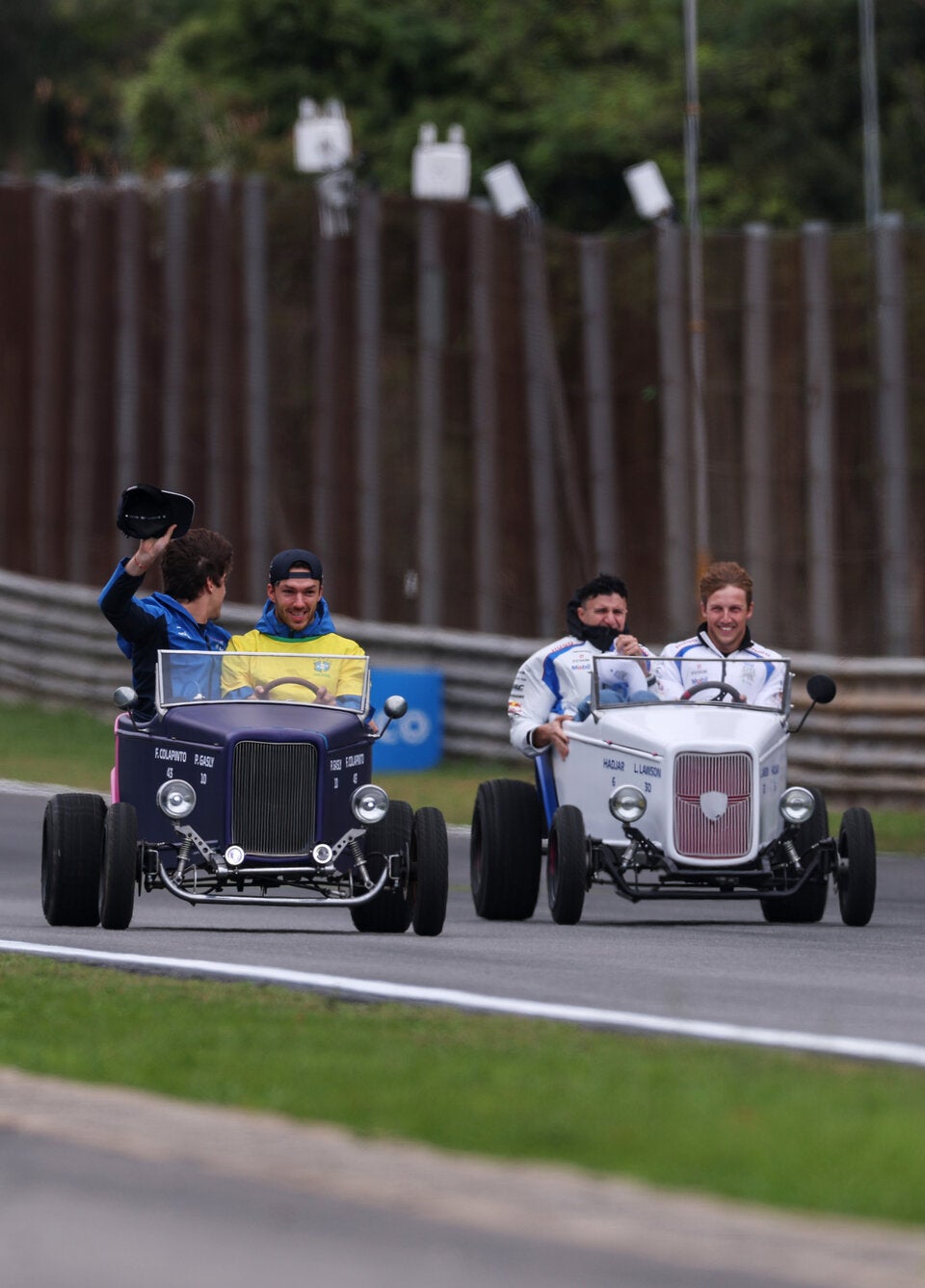 Formel-1-Stars in Mini-Hot-Rods