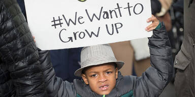 US-Cop verklagt schwarzen Teen, den er tötete