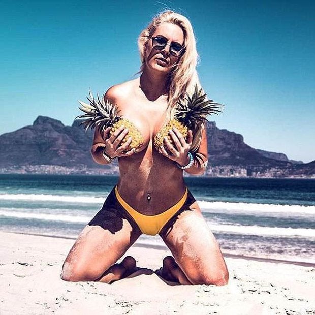 Heiße Polizistin ärgert Steuerzahler