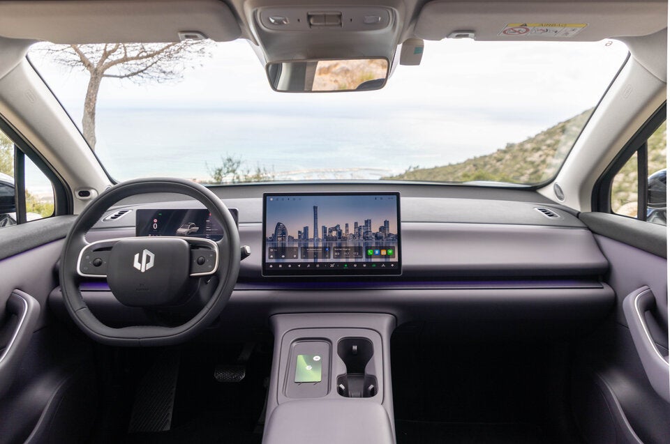 Ziemlich nüchtern gestaltet ist das Digital-Cockpit.