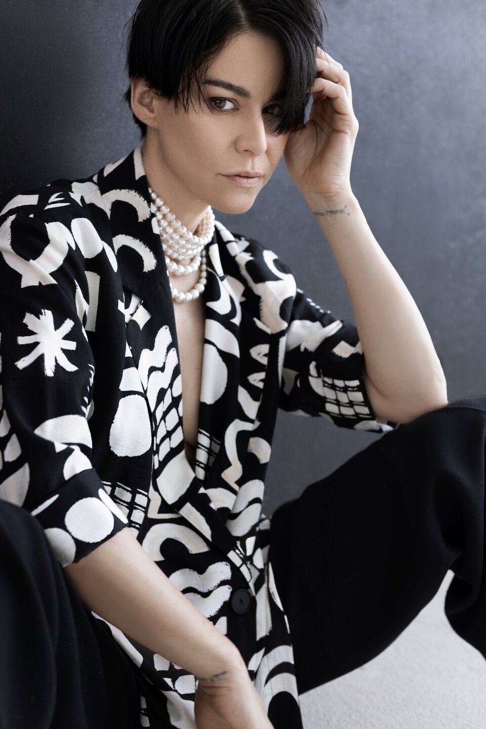 Für Shootings ist in ihrem Leben als Zweifach-Mama wenig Zeit, doch für MADONNA posierte Kerstin Lechner im Dandy-Style.