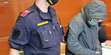 Lehrer in Tirol missbrauchte unf filmte 48 Kinder: 8,5 Jahre Haft | Opfer-Mutter brachte Fall ins Rollen