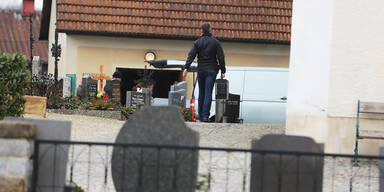 R&auml;tsel um Frauenleiche vor Wohnhaus