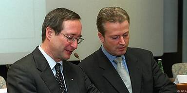 Leitl (l.) und Mitterlehner: Erh&ouml;hung war h&ouml;chste Zeit