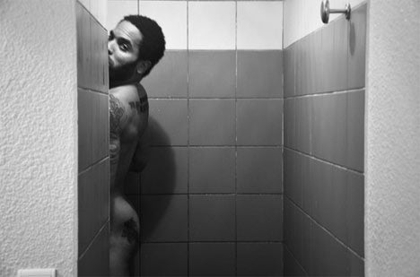 Lenny Kravitz zeigt seine Po auf Twitter!