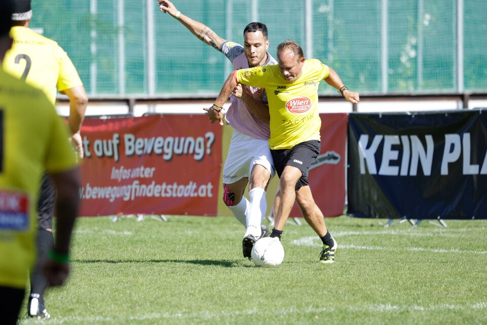 Der Austropop erkickte 15.000 Euro - auch für die Hochwasserhilfe