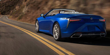 Lexus greift mit dem LC Cabrio an