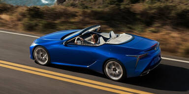 Lexus greift mit dem LC Cabrio an
