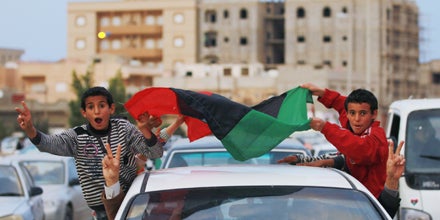 Libysche Kinder feiern den UNO-Beschluss.