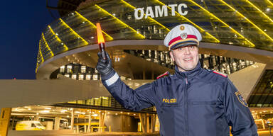 Keine Strafzettel: &Ouml;AMTC ersetzt defekte Gl&uuml;hbirnen bei Polizeikontrolle