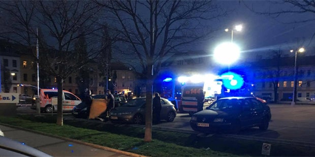 Rettungshubschrauber landet auf Lidl-Parkplatz