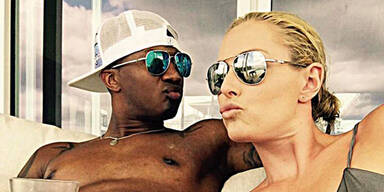 Lindsay turtelt in der Karibik