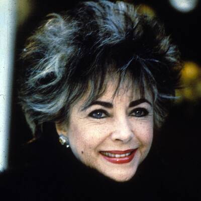 Rihanna - Queen of Downloads