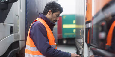 Desolater Lkw schaffte nur noch 50 km/h auf Autobahn