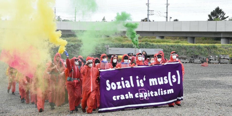 WEGA räumt besetzte Lobau-Baustelle