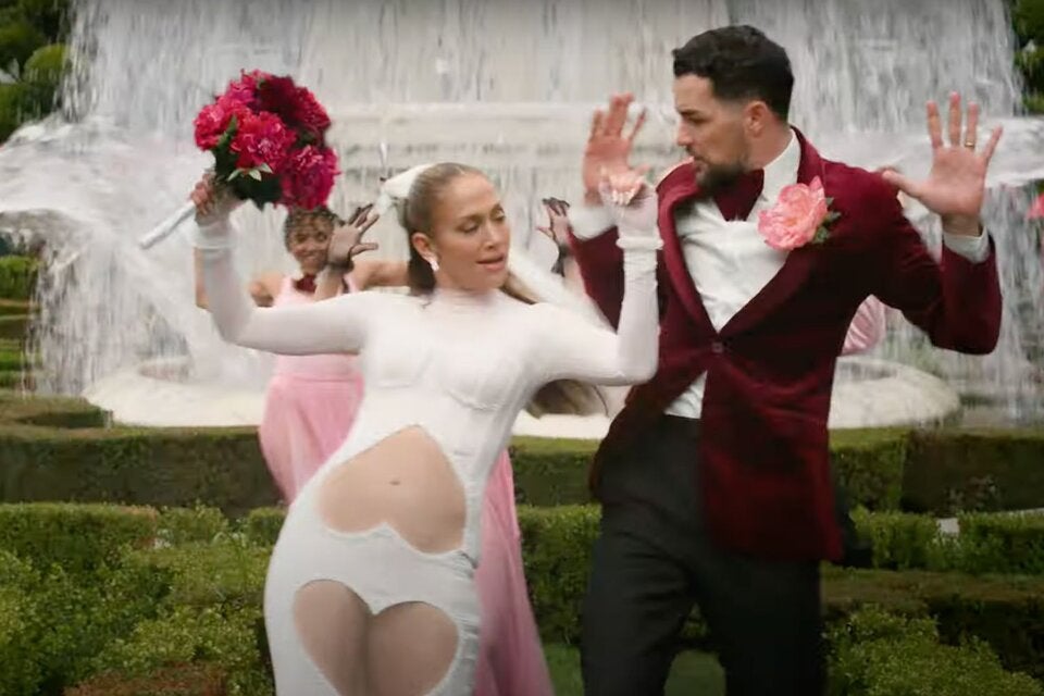 Jennifer Lopez heiratet in ihrem neuen Video – und das gleich drei Mal!