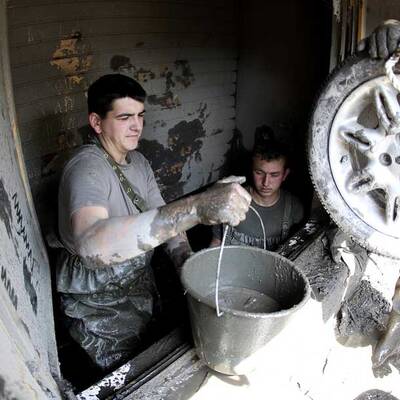 Eine neue Sintflut gefährdet die Aufräumarbeiten 