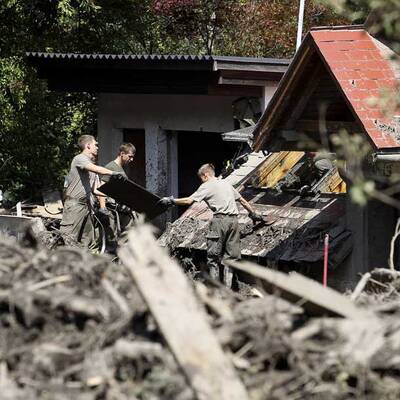 Eine neue Sintflut gefährdet die Aufräumarbeiten 