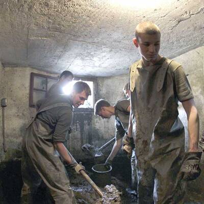 Eine neue Sintflut gefährdet die Aufräumarbeiten 