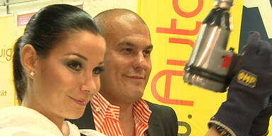 Promi-Reifenwechsel bei „Lucky Car“ Eröffnung