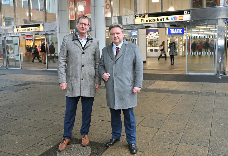 Bezirksvorsteher Georg Papai und Bürgermeister Michael Ludwig bei der Station Floridsdorf.