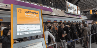 Flug-Chaos: W&uuml;tende Passagiere attackieren Lufthansa-Personal