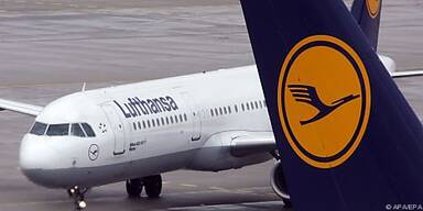 Lufthansa-Maschinen k&ouml;nnten am Boden bleiben