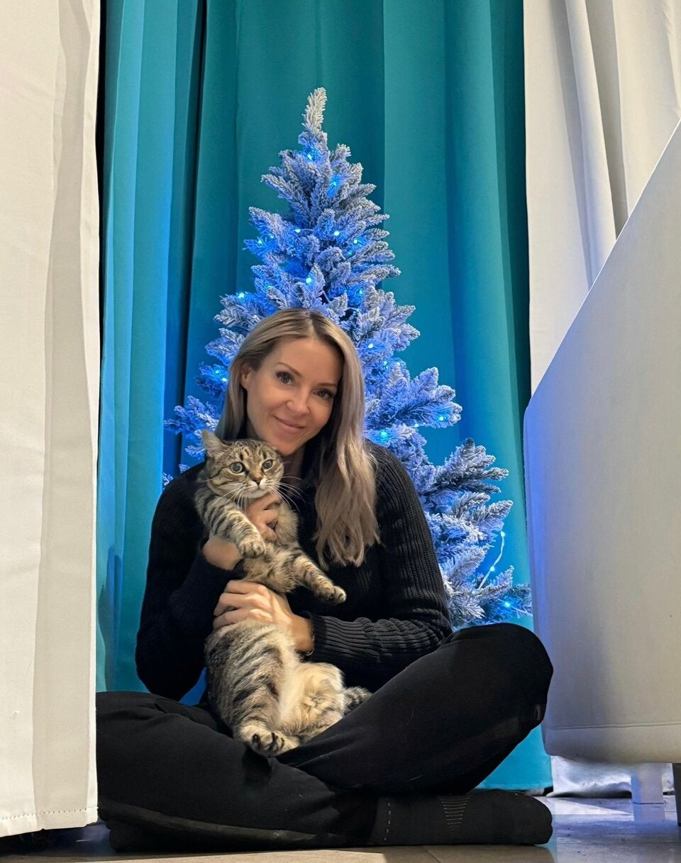 Simone Lugner feiert einsame Weihnachten - ihre Katzen leisten ihr aber immerhin Gesellschaft. 