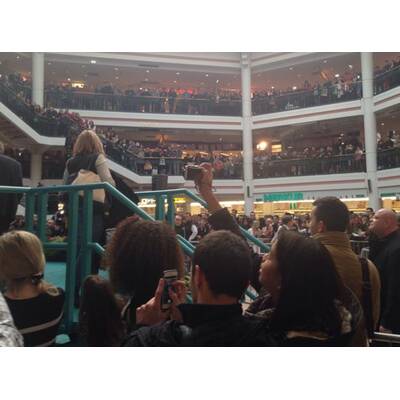 Kim Kardashian in der Lugner-City