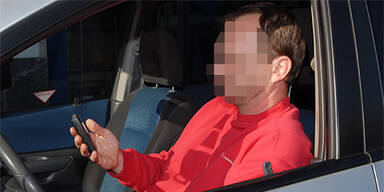 Handy / Telefonieren am Steuer VERPIXELT