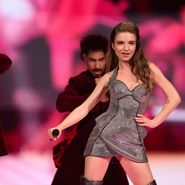 16: Finnland: Erika Vikman, „ICH KOMME“