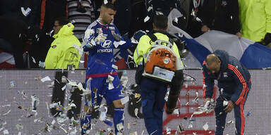 Irre Papier-Attacke bei Lyon-Match
