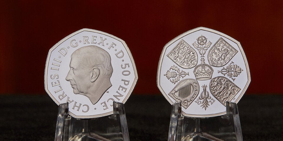 Erste Münzen mit Porträt von König Charles III. vorgestellt