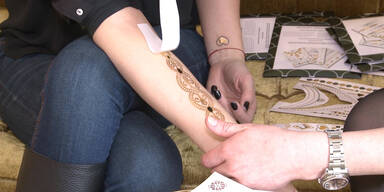 Goldtattoos: der hei&szlig;e Sommertrend